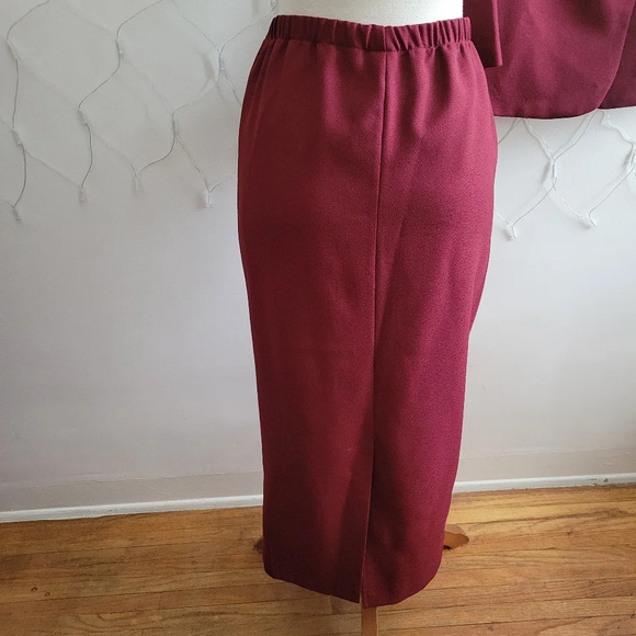 Retro Suit by Jennifer James / 2 Piece Suit / Burgundy/Merlot / Size 10 - Picture 6 of 7